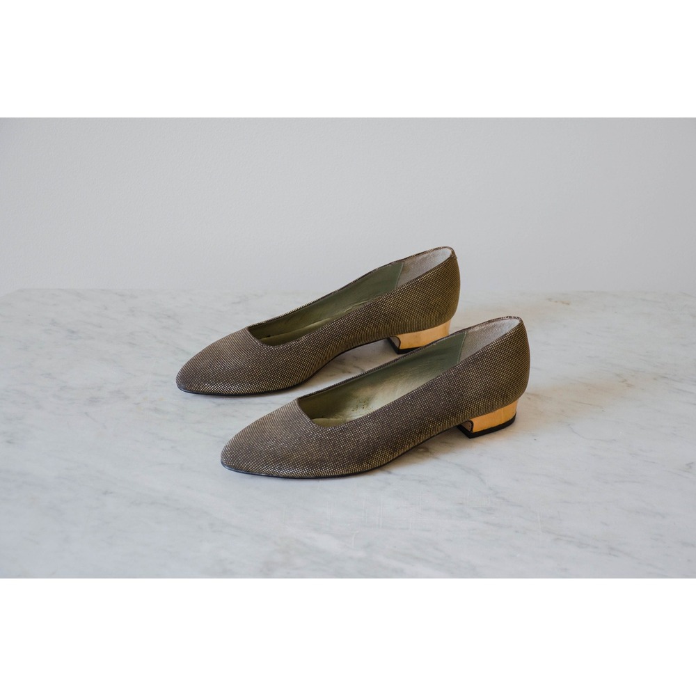 Vaneli vtg shiny‎ gold brown leather low heel flats size 6.5